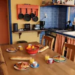 Casa vacanze Dogfriendly, Grand Jardin Clos, 4 Chambres, Grand Salon Avec Cheminée - Larès *